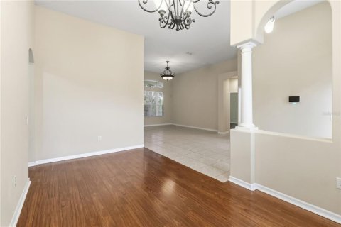 Villa ou maison à louer à Apopka, Floride: 4 chambres, 260.78 m2 № 2387399 - photo 5