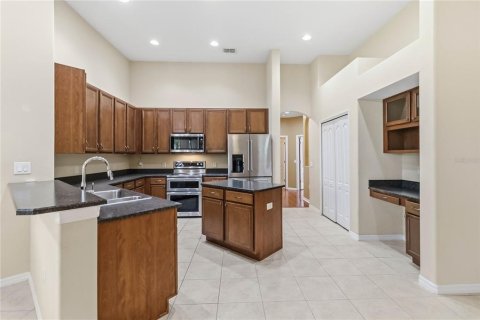 Villa ou maison à louer à Apopka, Floride: 4 chambres, 260.78 m2 № 2387399 - photo 11