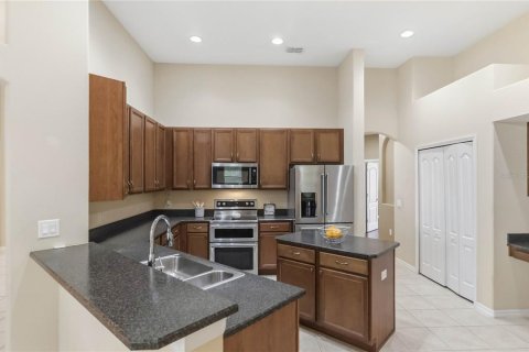 Villa ou maison à louer à Apopka, Floride: 4 chambres, 260.78 m2 № 2387399 - photo 13