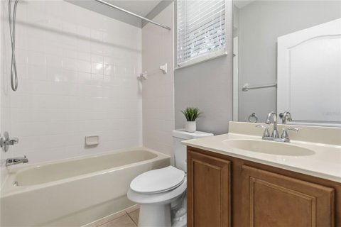 Villa ou maison à louer à Apopka, Floride: 4 chambres, 260.78 m2 № 2387399 - photo 28
