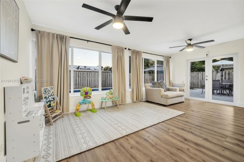 Casa en venta en Coral Springs, Florida, 3 dormitorios, 140.47 m2 № 1999448 - foto 17