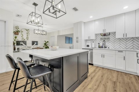 Casa en venta en Coral Springs, Florida, 3 dormitorios, 140.47 m2 № 1999448 - foto 10