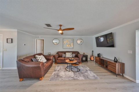 Casa en venta en Apollo Beach, Florida, 4 dormitorios, 157.93 m2 № 1352478 - foto 6