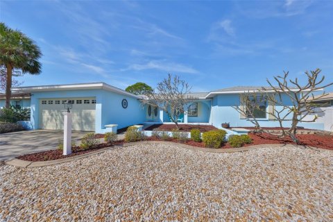 Casa en venta en Apollo Beach, Florida, 4 dormitorios, 157.93 m2 № 1352478 - foto 2