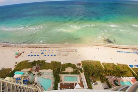 Copropriété à vendre à Sunny Isles Beach, Floride: 2 chambres, 84.36 m2 № 2046419 - photo 8