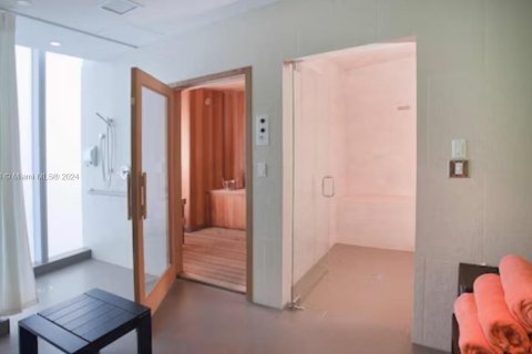 Copropriété à vendre à Sunny Isles Beach, Floride: 2 chambres, 84.36 m2 № 2046419 - photo 24