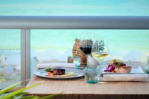 Copropriété à vendre à Sunny Isles Beach, Floride: 2 chambres, 84.36 m2 № 2046419 - photo 18