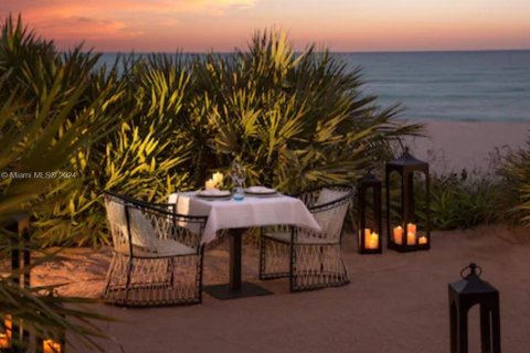 Copropriété à vendre à Sunny Isles Beach, Floride: 2 chambres, 84.36 m2 № 2046419 - photo 2