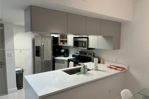 Купить кондоминиум в Майами, Флорида 2 спальни, 97.36м2, № 1802559 - фото 10