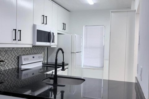 Condo à Coral Springs, Floride, 3 chambres  № 2192475