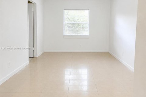 Copropriété à louer à Coral Springs, Floride: 3 chambres, 98.48 m2 № 2192475 - photo 9