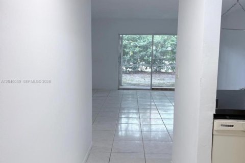 Copropriété à louer à Coral Springs, Floride: 3 chambres, 98.48 m2 № 2192475 - photo 3
