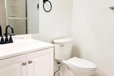 Copropriété à louer à Coral Springs, Floride: 3 chambres, 98.48 m2 № 2192475 - photo 7