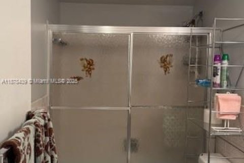 Condominio en venta en Hallandale Beach, Florida, 1 dormitorio, 66.8 m2 № 1977618 - foto 20