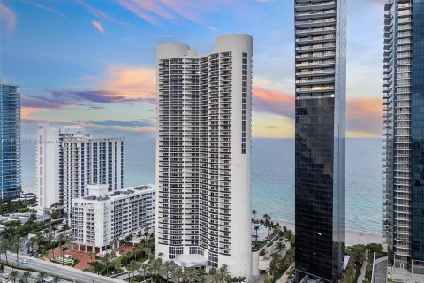 Condo à Sunny Isles Beach, Floride, 2 chambres  № 2016288