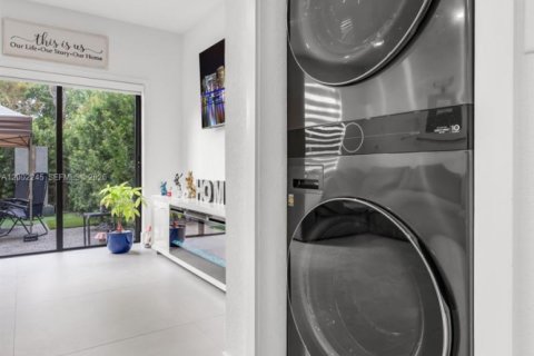 Купить таунхаус в Майами, Флорида 3 спальни, 122.72м2, № 2067749 - фото 14