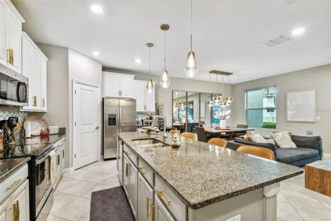 Townhouse in Tampa, Florida 3 bedrooms, 182.46 sq.m. № 2227046 - photo 26