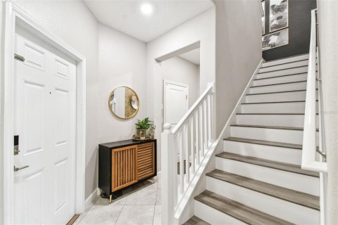 Townhouse in Tampa, Florida 3 bedrooms, 182.46 sq.m. № 2227046 - photo 4