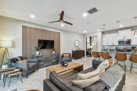 Townhouse in Tampa, Florida 3 bedrooms, 182.46 sq.m. № 2227046 - photo 14