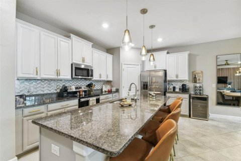 Townhouse in Tampa, Florida 3 bedrooms, 182.46 sq.m. № 2227046 - photo 24