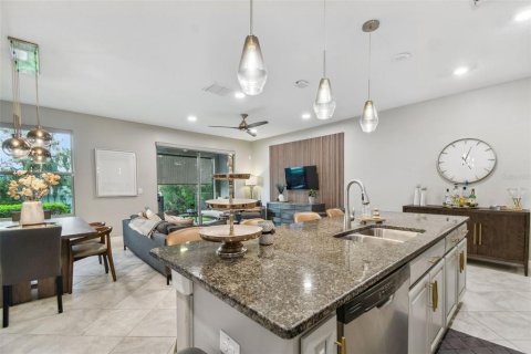 Townhouse in Tampa, Florida 3 bedrooms, 182.46 sq.m. № 2227046 - photo 29