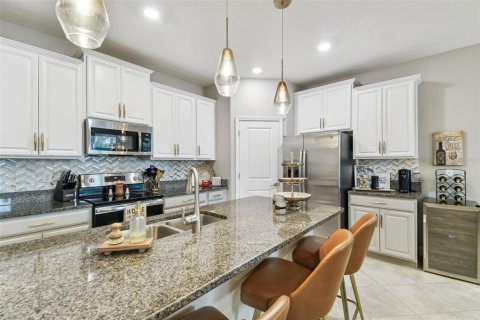 Townhouse in Tampa, Florida 3 bedrooms, 182.46 sq.m. № 2227046 - photo 22