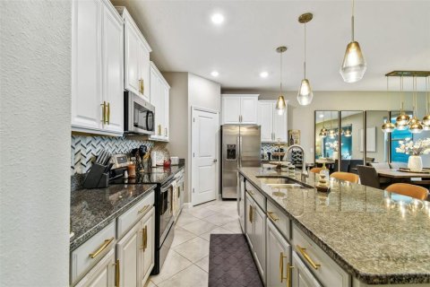 Townhouse in Tampa, Florida 3 bedrooms, 182.46 sq.m. № 2227046 - photo 25