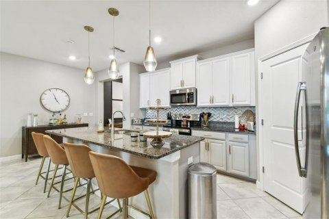 Townhouse in Tampa, Florida 3 bedrooms, 182.46 sq.m. № 2227046 - photo 20
