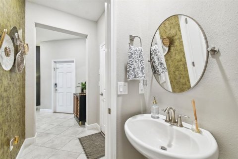 Townhouse in Tampa, Florida 3 bedrooms, 182.46 sq.m. № 2227046 - photo 7