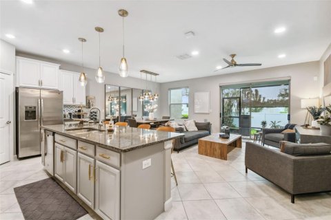 Townhouse in Tampa, Florida 3 bedrooms, 182.46 sq.m. № 2227046 - photo 10