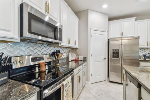 Townhouse in Tampa, Florida 3 bedrooms, 182.46 sq.m. № 2227046 - photo 27