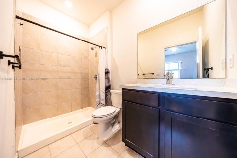 Townhouse in Florida City, Florida 3 bedrooms, 128.76 sq.m. № 1859077 - photo 14