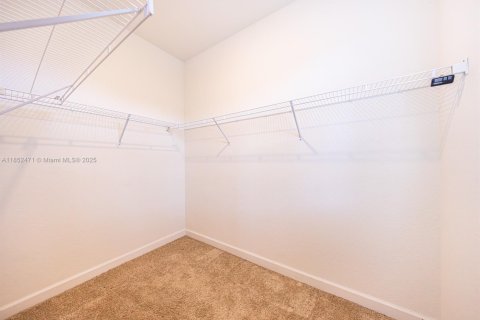 Townhouse in Florida City, Florida 3 bedrooms, 128.76 sq.m. № 1859077 - photo 13