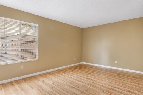 Casa en venta en Miramar, Florida, 2 dormitorios, 92.07 m2 № 1966183 - foto 16