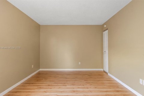 Casa en venta en Miramar, Florida, 2 dormitorios, 92.07 m2 № 1966183 - foto 13