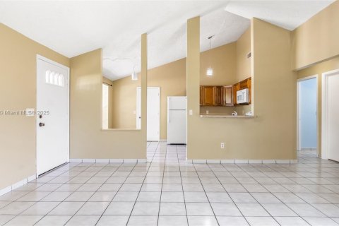 Casa en venta en Miramar, Florida, 2 dormitorios, 92.07 m2 № 1966183 - foto 5