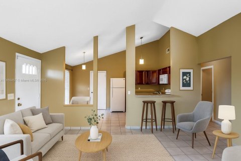 Casa en venta en Miramar, Florida, 2 dormitorios, 92.07 m2 № 1966183 - foto 6