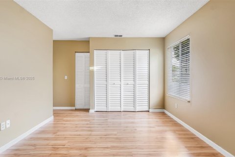 Casa en venta en Miramar, Florida, 2 dormitorios, 92.07 m2 № 1966183 - foto 18