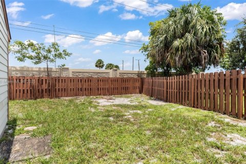 Casa en venta en Miramar, Florida, 2 dormitorios, 92.07 m2 № 1966183 - foto 24