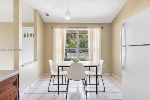 Casa en venta en Miramar, Florida, 2 dormitorios, 92.07 m2 № 1966183 - foto 9