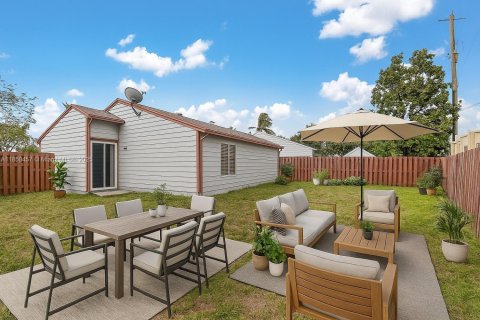 Casa en venta en Miramar, Florida, 2 dormitorios, 92.07 m2 № 1966183 - foto 25