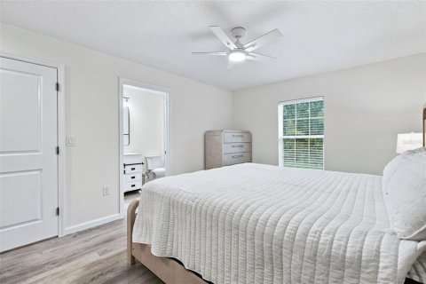 Villa ou maison à vendre à Weeki Wachee, Floride: 3 chambres, 131.55 m2 № 2410423 - photo 28