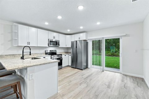 Villa ou maison à vendre à Weeki Wachee, Floride: 3 chambres, 131.55 m2 № 2410423 - photo 13