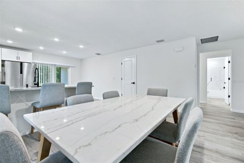 Villa ou maison à vendre à Weeki Wachee, Floride: 3 chambres, 131.55 m2 № 2410423 - photo 10