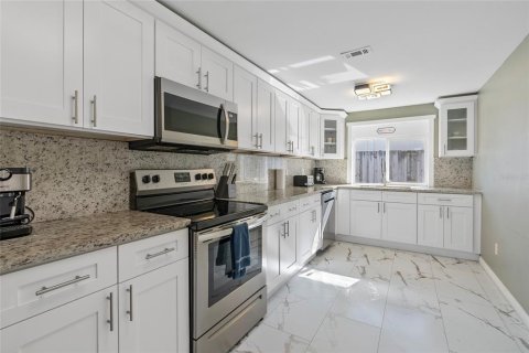 Купить виллу или дом в Тампа, Флорида 8 комнат, 155.43м2, № 1733396 - фото 11