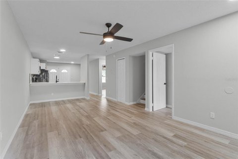 Touwnhouse à louer à Orlando, Floride: 3 chambres, 127.93 m2 № 2389005 - photo 4