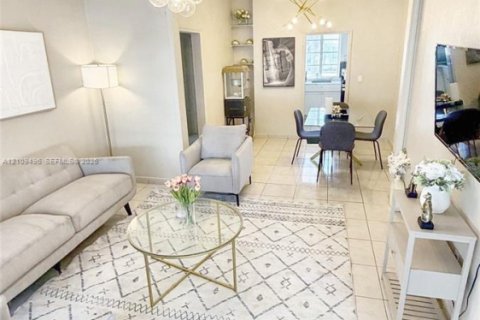 Villa ou maison à Miami Beach, Floride 2 chambres, 85.47 m2 № 2428535