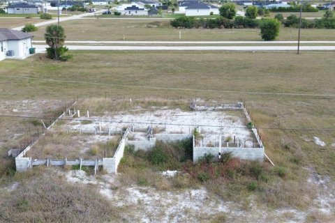 Commercial property in Cape Coral, Florida № 2252384 - photo 7