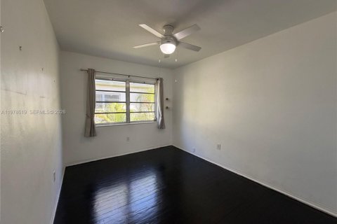 Condominio en venta en Miami Beach, Florida, 1 dormitorio, 46.45 m2 № 2044605 - foto 3