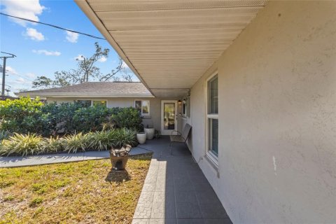 Villa ou maison à vendre à Sarasota, Floride: 3 chambres, 185.8 m2 № 2142631 - photo 4